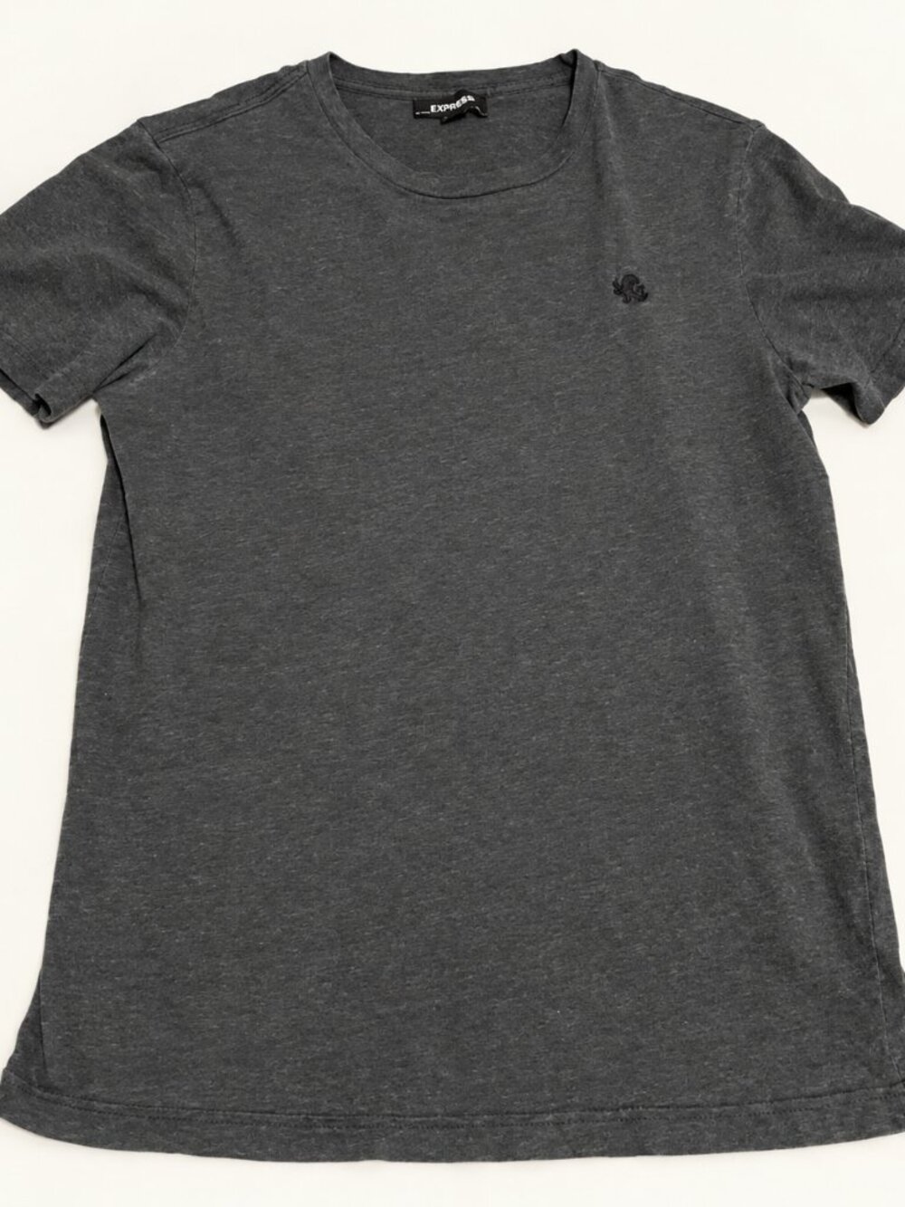 Express Men's Small Charcoal Gray Heather Lion Logo Crewneck T-Shirt